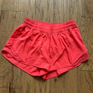 Lululemon Hotty Hot LR Short 4 - Size 6